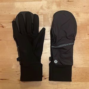 NWOT Lululemon hooded gloves (or mittens) for athletic and everyday use - black